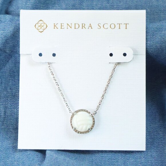 Kendra Scott Jewelry - Kendra Scott Volleyball - Silver Necklace White Mother-of-Pearl